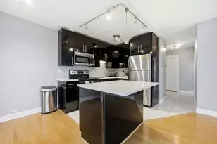 2930 N Sheridan Rd, Chicago, IL 60657 - Photo 9