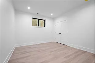 2442 W Berteau Ave, Chicago, IL 60618 - Photo 29