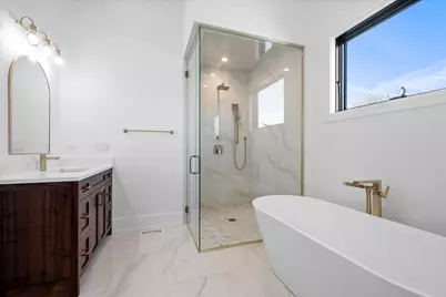 2442 W Berteau Avenue, Chicago, IL 60618 - Photo 15