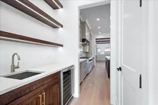 2442 W Berteau Ave, Chicago, IL 60618 - Photo 7