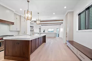 2442 W Berteau Ave, Chicago, IL 60618 - Photo 5