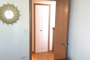 9420 S 77th Ct, Hickory Hills, IL 60457 - Photo 11