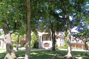 94 Hawthorne Rd, Barrington Hills, IL 60010 - Photo 1