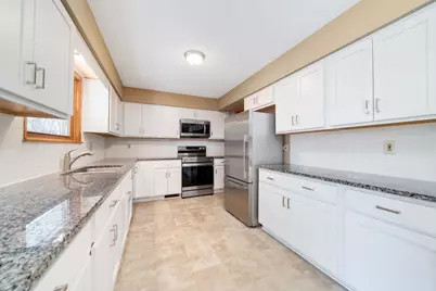 2209 Edgebrook Drive, Rockford, IL 61107 - Photo 15