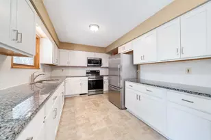 2209 Edgebrook Dr, Rockford, IL 61107 - Photo 15