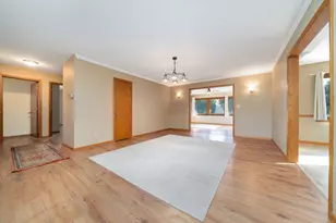 2209 Edgebrook Dr, Rockford, IL 61107 - Photo 11