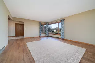 2209 Edgebrook Dr, Rockford, IL 61107 - Photo 9