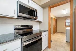 2209 Edgebrook Dr, Rockford, IL 61107 - Photo 17