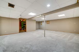 2209 Edgebrook Dr, Rockford, IL 61107 - Photo 33