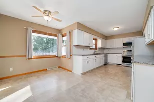 2209 Edgebrook Dr, Rockford, IL 61107 - Photo 19