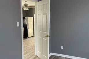 9211 S Clyde Ave, Chicago, IL 60617 - Photo 15