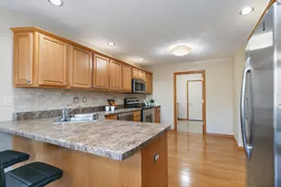 543 Brant Cir, Dekalb, IL 60115 - Photo 9