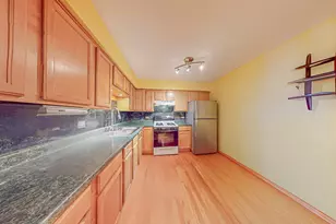 659 E Fullerton Ave, Glendale Heights, IL 60139 - Photo 3