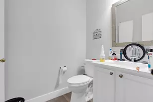 212 S Tanglewood Ct, Round Lake, IL 60073 - Photo 7