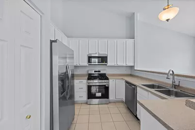 1710 Dogwood Lane, Hanover Park, IL 60133 - Photo 7