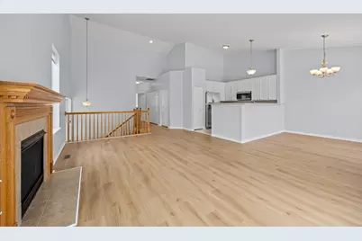 1710 Dogwood Lane, Hanover Park, IL 60133 - Photo 3