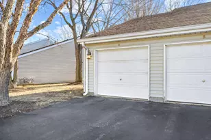63 N Victoria Ln, Streamwood, IL 60107 - Photo 21