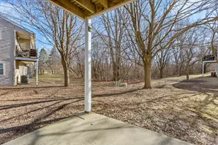 63 N Victoria Ln, Streamwood, IL 60107 - Photo 17