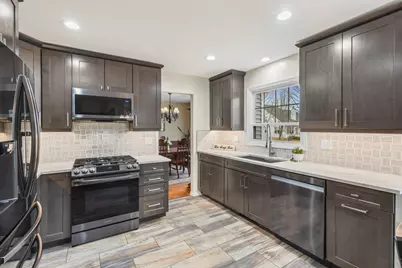 47 N Sterling Heights Road, Vernon Hills, IL 60061 - Photo 9