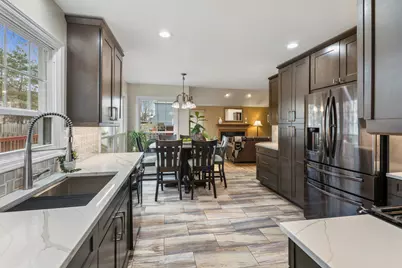 47 N Sterling Heights Road, Vernon Hills, IL 60061 - Photo 7