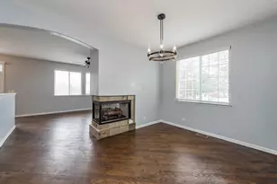 367 N Carlisle Ct, Round Lake, IL 60073 - Photo 3