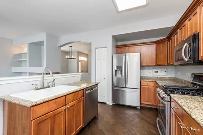 367 N Carlisle Court, Round Lake, IL 60073 - Photo 9