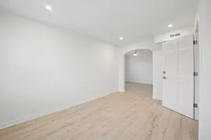 4954 W Byron St, Chicago, IL 60641 - Photo 5
