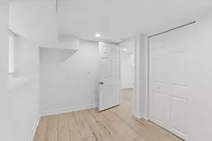 4954 W Byron St, Chicago, IL 60641 - Photo 33