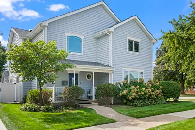 421 W Hawthorne Street, Arlington Heights, IL 60004 - Photo 1