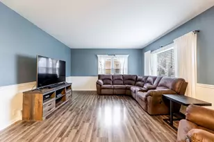 1210 Campbell St, Joliet, IL 60435 - Photo 3