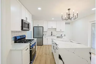 7784 Huntington Circle S, Hanover Park, IL 60133 - Photo 9