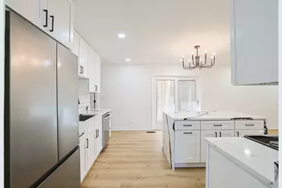 7784 Huntington Circle S, Hanover Park, IL 60133 - Photo 5