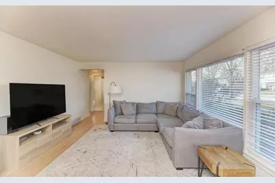 [Address not provided], Arlington Heights, IL 60005 - Photo 5