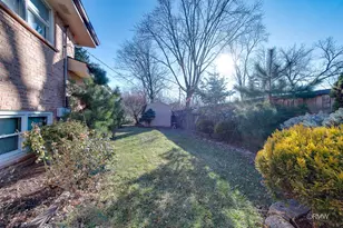 1800 N Iris Dr, Palatine, IL 60074 - Photo 27
