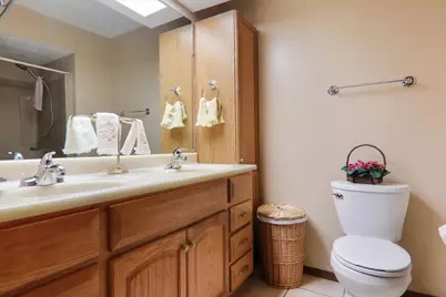 2215 Woodfield Road, Bloomington, IL 61704 - Photo 17