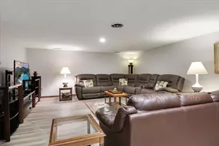 2215 Woodfield Rd, Bloomington, IL 61704 - Photo 19