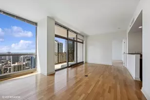 21 E Huron St, Chicago, IL 60611 - Photo 9