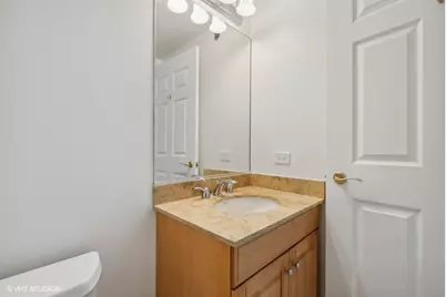 21 E Huron Street #3801, Chicago, IL 60611 - Photo 17