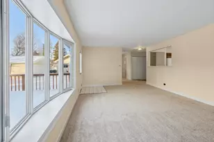 115 W Helen Rd, Palatine, IL 60067 - Photo 5