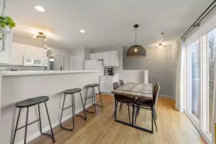 809 Constance Ln, Sycamore, IL 60178 - Photo 5