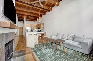 525 W Superior St, Chicago, IL 60654 - Photo 3