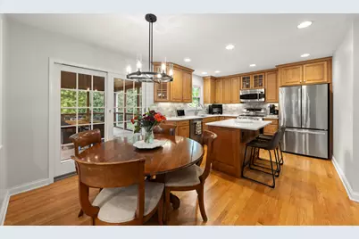 2042 Richton Drive, Wheaton, IL 60189 - Photo 9