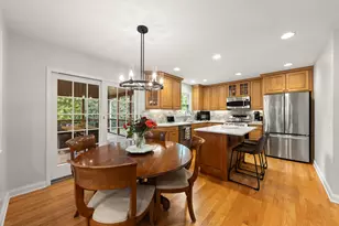 2042 Richton Dr, Wheaton, IL 60189 - Photo 9