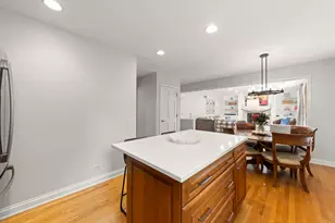 2042 Richton Dr, Wheaton, IL 60189 - Photo 7