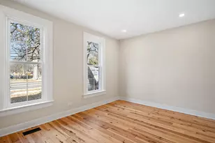 304 S Prairie St, Batavia, IL 60510 - Photo 15