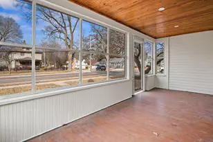 304 S Prairie St, Batavia, IL 60510 - Photo 3