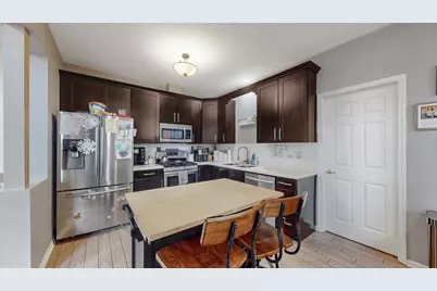 966 Mesa Drive, Lake in the Hills, IL 60156 - Photo 5