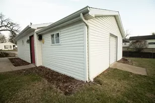 219 Willett Ave, Dixon, IL 61021 - Photo 29