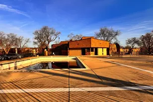 2212 Country Club Dr, Woodridge, IL 60517 - Photo 3