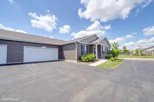 2274 Cypress Ct, Wonder Lake, IL 60097 - Photo 5